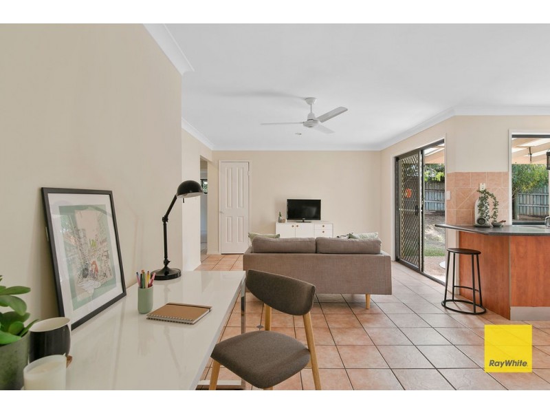 4 Admiral Court, Birkdale QLD 4159