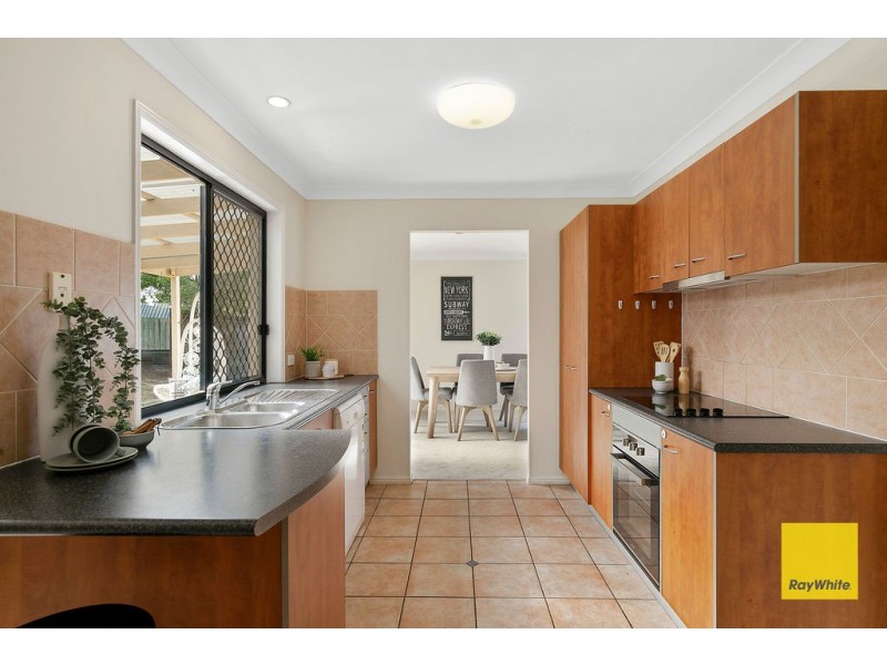 4 Admiral Court, Birkdale QLD 4159