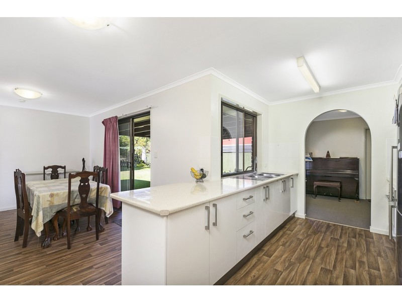 9 Duck Street, Birkdale QLD 4159