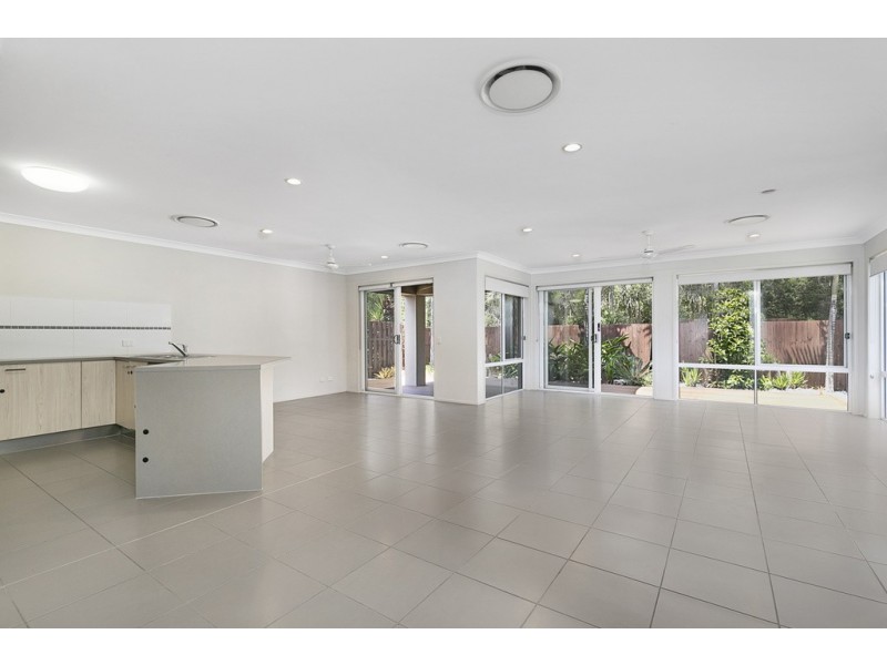 57 Azure  Avenue, Redland Bay QLD 4165