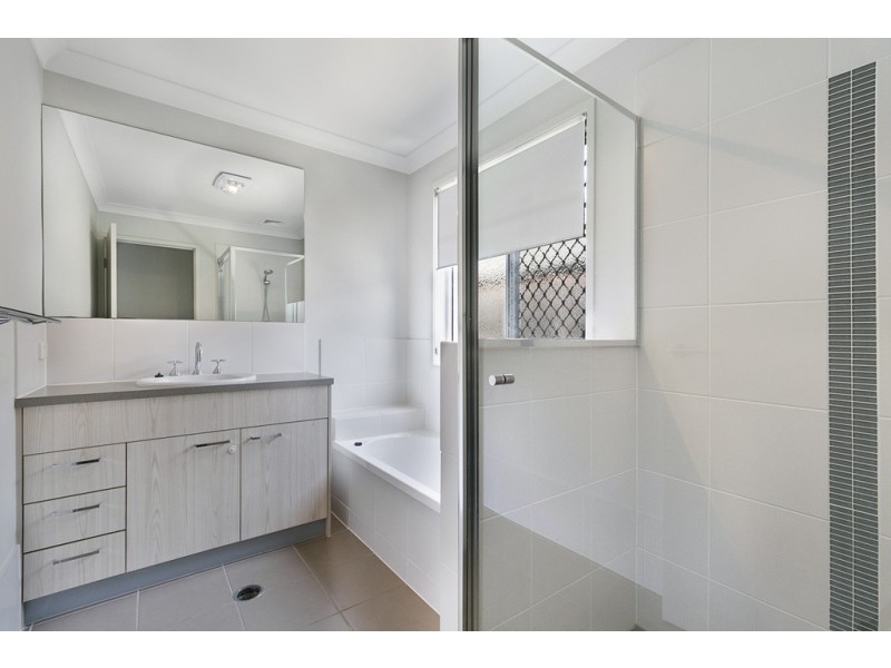 57 Azure  Avenue, Redland Bay QLD 4165