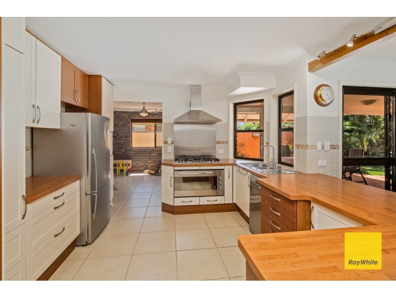 6 Macadamia Street, Victoria Point QLD 4165