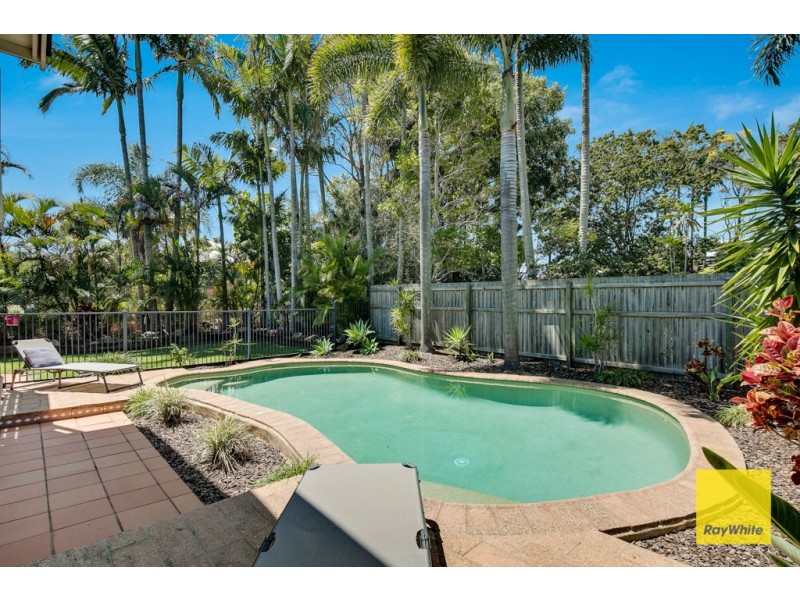 6 Macadamia Street, Victoria Point QLD 4165