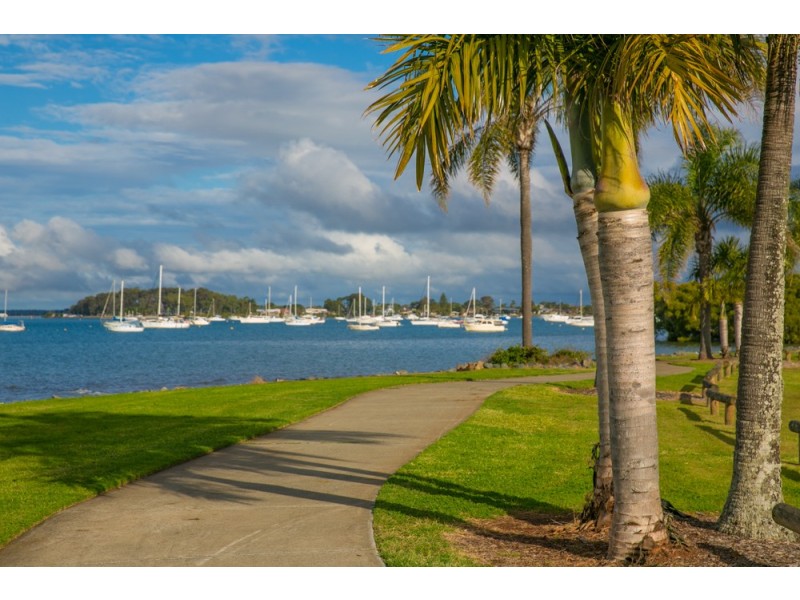 9-11 Link Road, Victoria Point QLD 4165