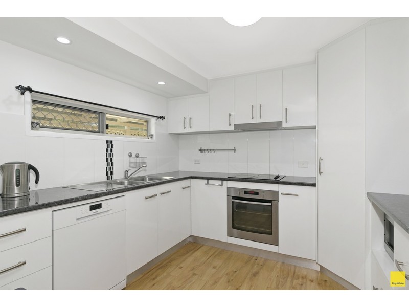 738 Old Cleveland Road East, Wellington Point QLD 4160