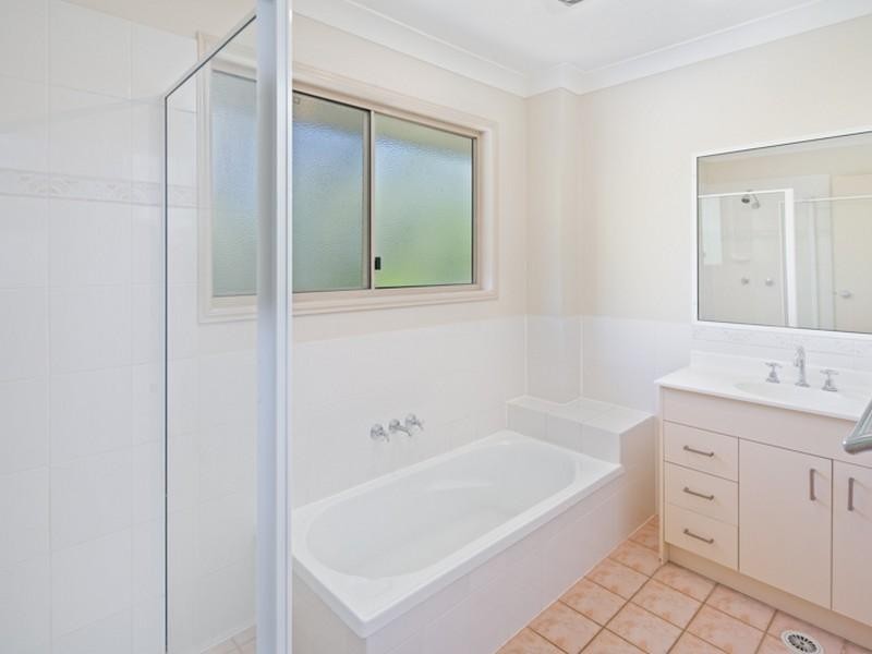 1/2 Denison Court, Capalaba QLD 4157