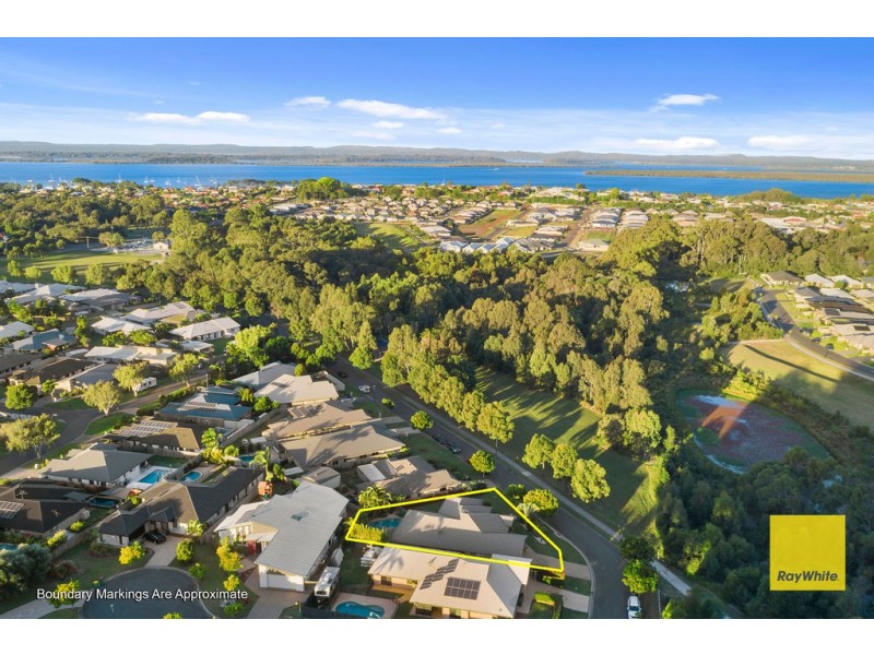 33 Denham Boulevard, Redland Bay QLD 4165