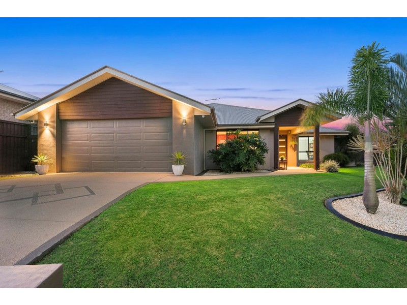 33 Denham Boulevard, Redland Bay QLD 4165