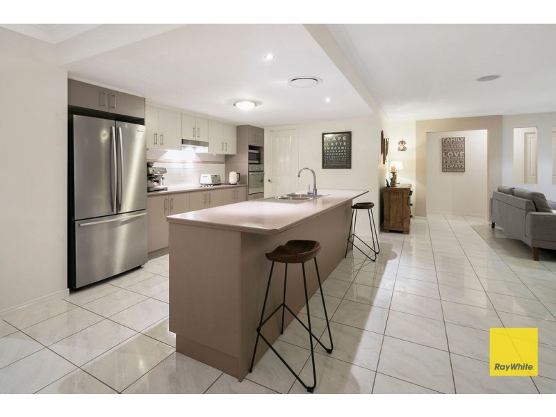 33 Denham Boulevard, Redland Bay QLD 4165