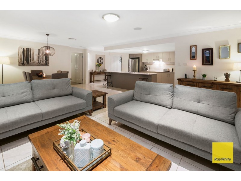 33 Denham Boulevard, Redland Bay QLD 4165