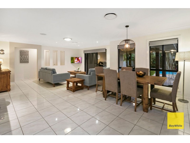 33 Denham Boulevard, Redland Bay QLD 4165