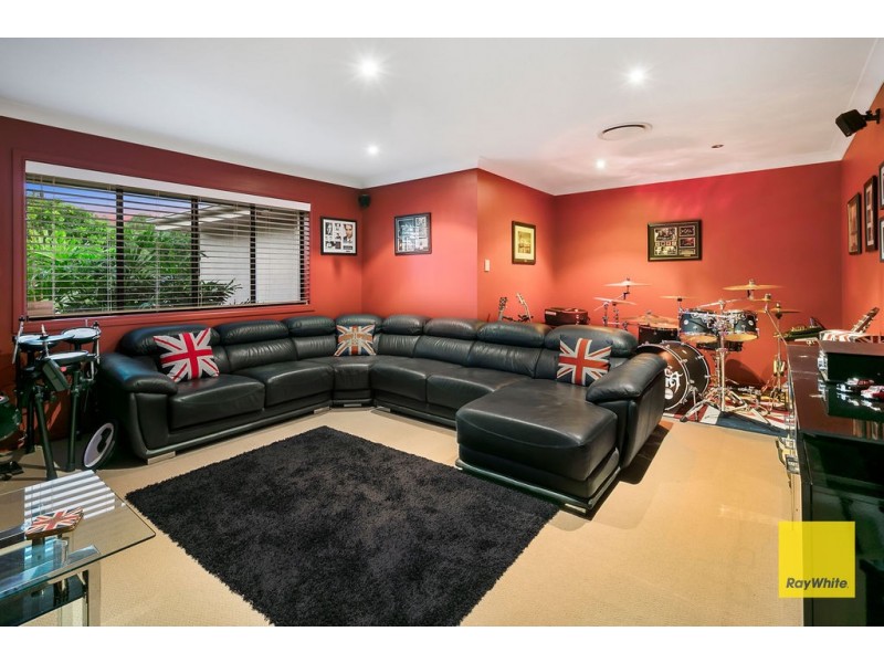 33 Denham Boulevard, Redland Bay QLD 4165