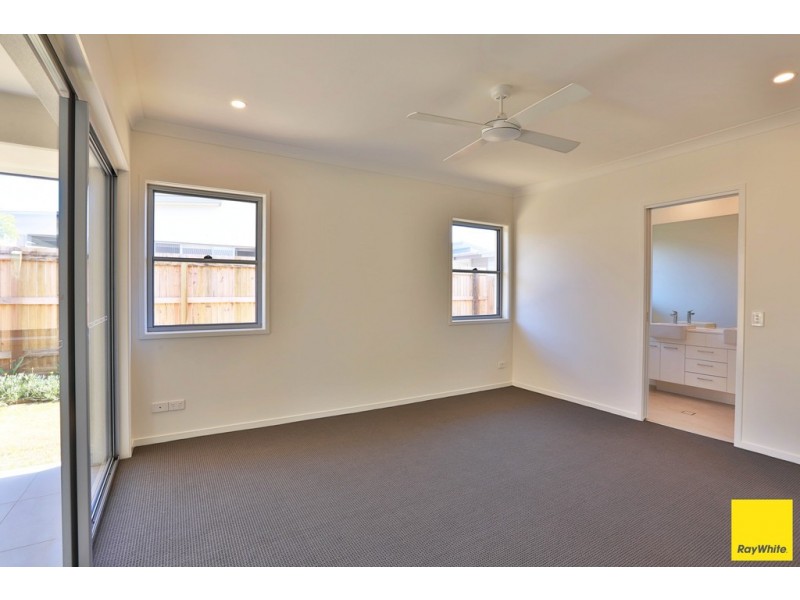 5 Bridgewater Crescent, Redland Bay QLD 4165