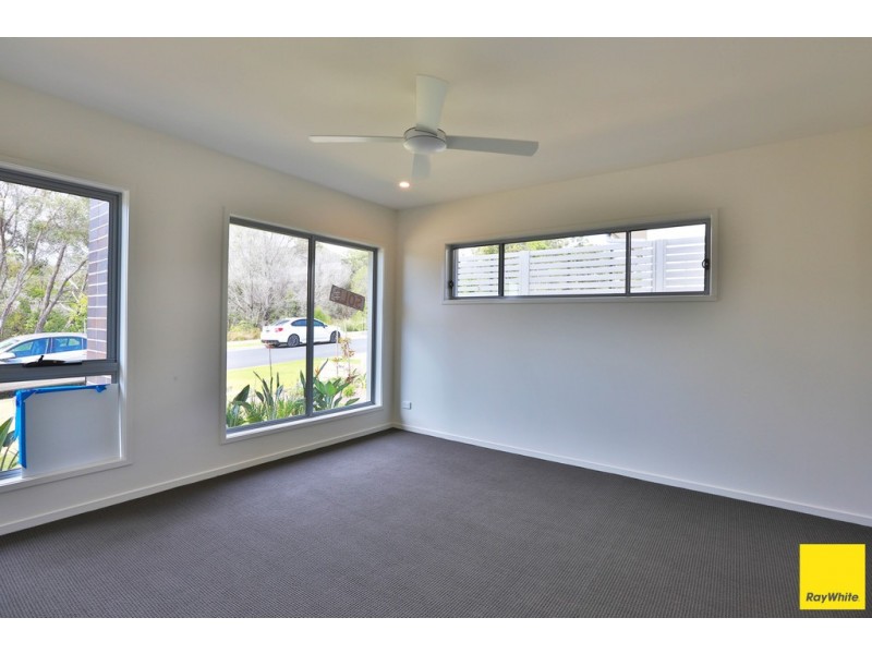 5 Bridgewater Crescent, Redland Bay QLD 4165