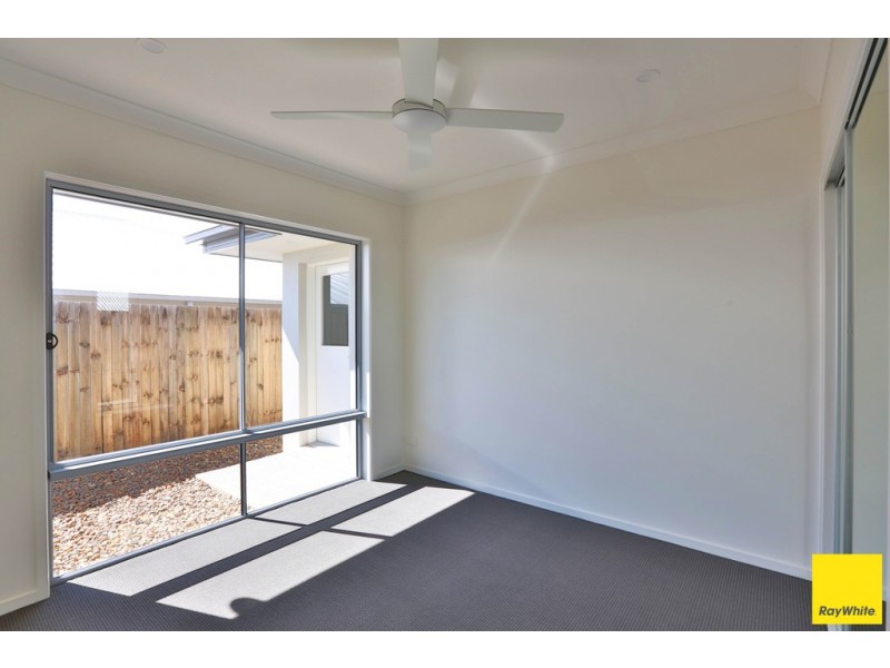 5 Bridgewater Crescent, Redland Bay QLD 4165