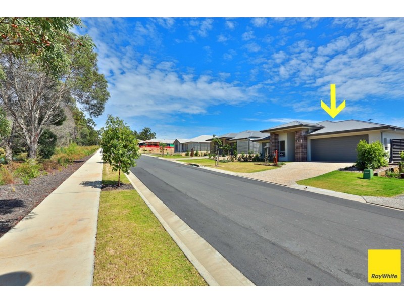 5 Bridgewater Crescent, Redland Bay QLD 4165