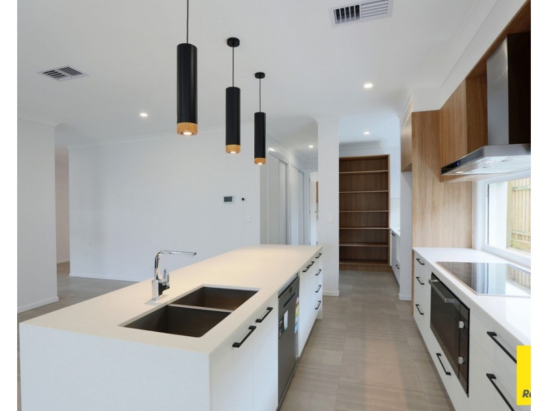 1 Weir Street, Thornlands QLD 4164