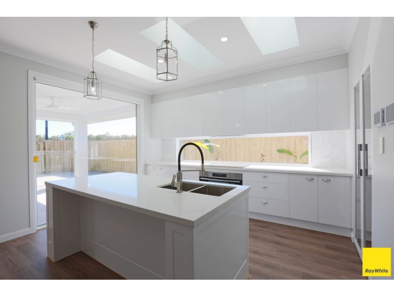 13 Seawater Street, Thornlands QLD 4164