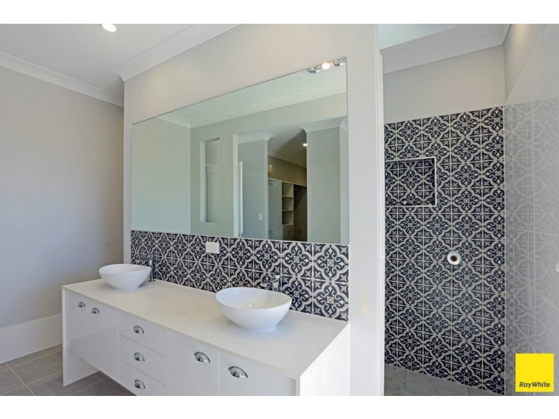 13 Seawater Street, Thornlands QLD 4164