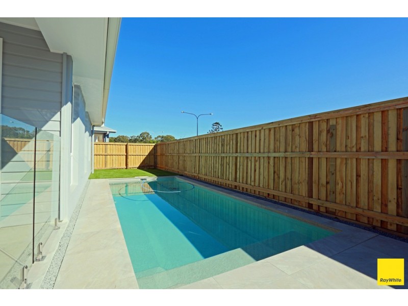 13 Seawater Street, Thornlands QLD 4164