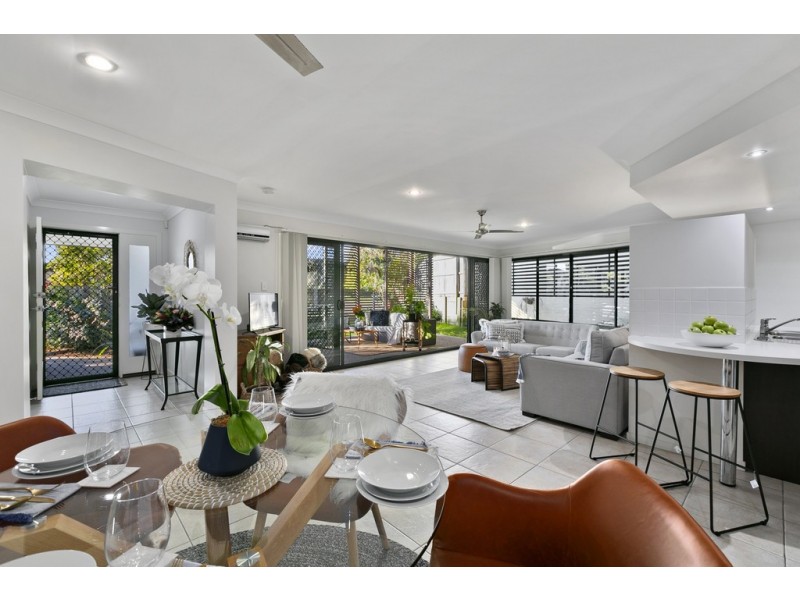 11 Serene Place, Birkdale QLD 4159