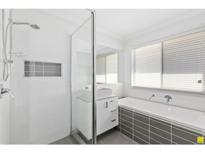 6C Glenwood Court, Birkdale QLD 4159