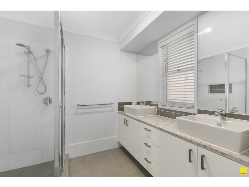 6C Glenwood Court, Birkdale QLD 4159