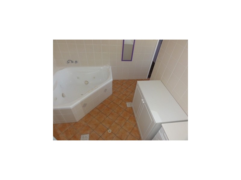 8 Avalon Road, Sheldon QLD 4157