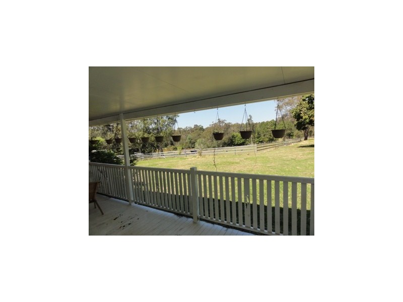 8 Avalon Road, Sheldon QLD 4157