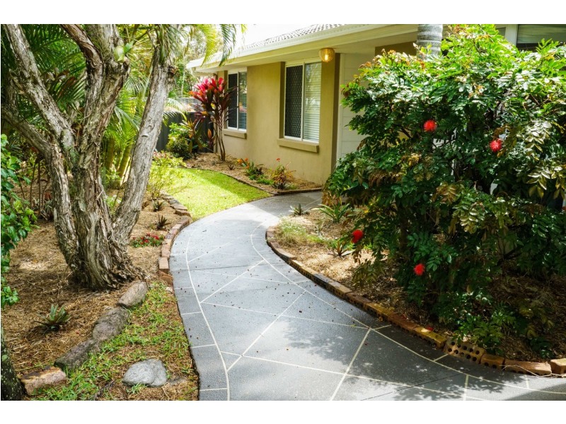 2 Gardenia Drive, Birkdale QLD 4159