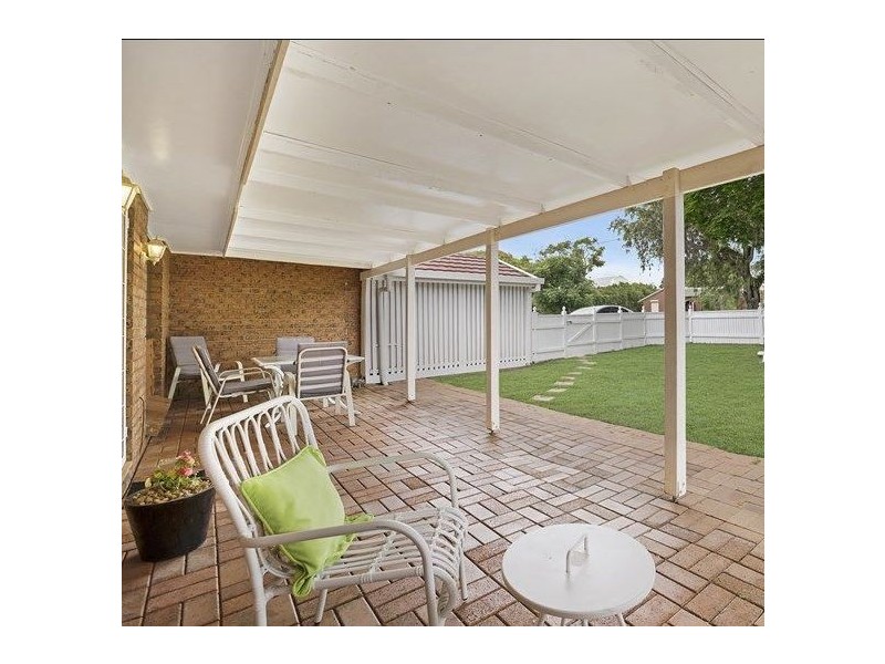 18 Boronia Street, Redland Bay QLD 4165