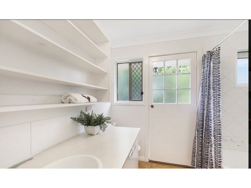 18 Boronia Street, Redland Bay QLD 4165