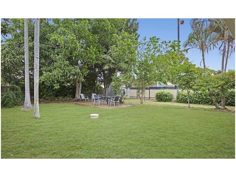 18 Boronia Street, Redland Bay QLD 4165