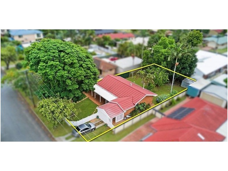 18 Boronia Street, Redland Bay QLD 4165