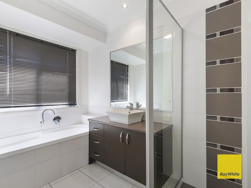 72 Ebony Crescent, Redland Bay QLD 4165