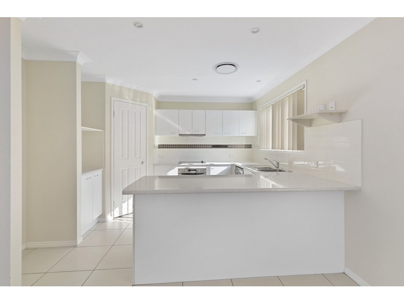 2 Tallis Street, Wakerley QLD 4154