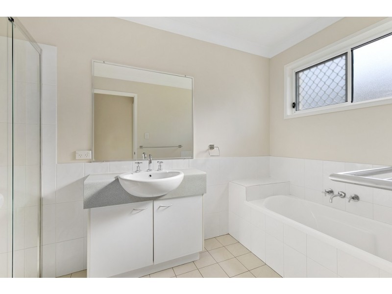 2 Tallis Street, Wakerley QLD 4154