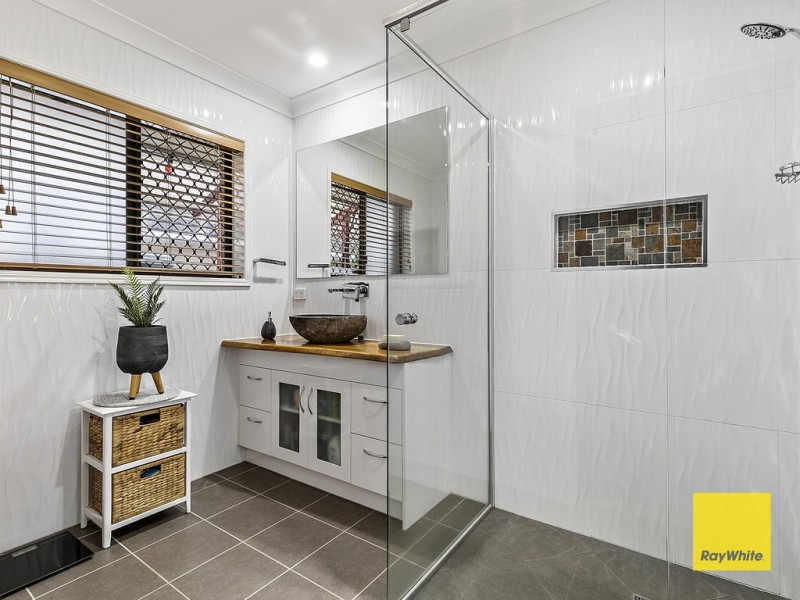 44 Blue Water Av, Thornlands QLD 4164