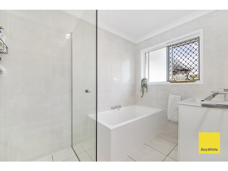 16 Terrier Street, Redland Bay QLD 4165