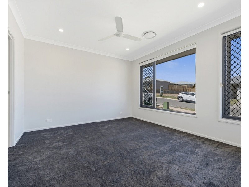 4 Lochridge Street, Thornlands QLD 4164