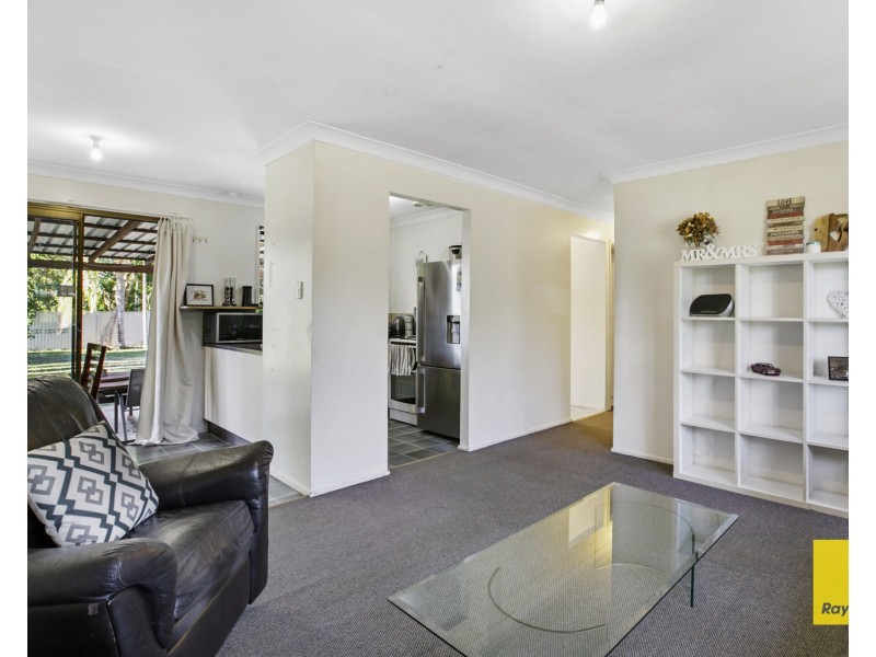 13 Boambilliee Street, Thorneside QLD 4158