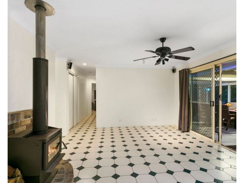 10 Lobelia Street, Birkdale QLD 4159