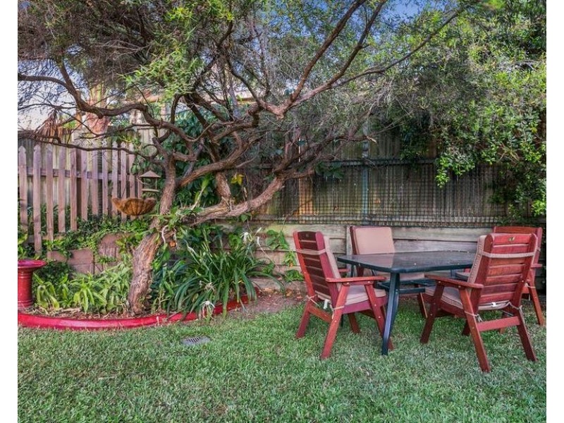 10 Lobelia Street, Birkdale QLD 4159