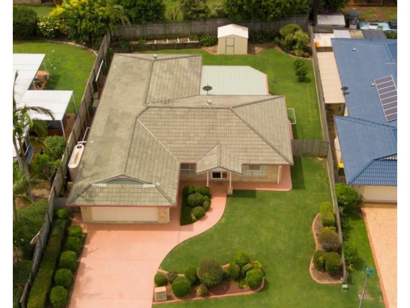 10 Farnham, Wellington Point QLD 4160
