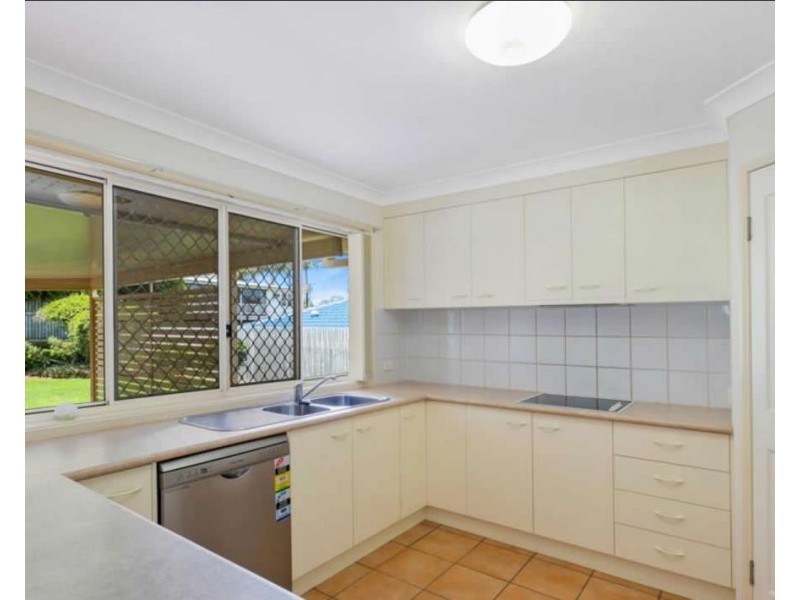 10 Farnham, Wellington Point QLD 4160