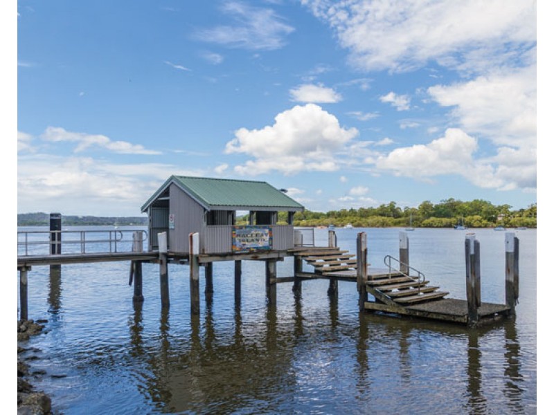 13 Robin Street, Macleay Island QLD 4184