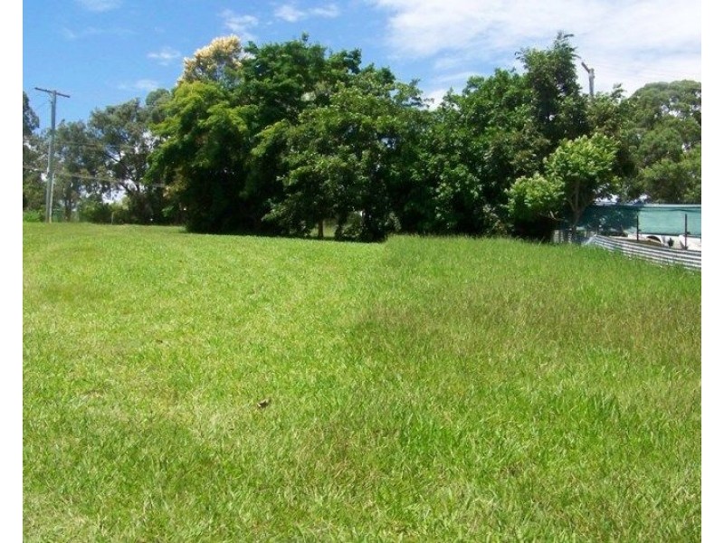 13 Crest Haven, Lamb Island QLD 4184