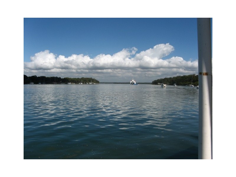 17 Carefree Street, Coochiemudlo Island QLD 4184