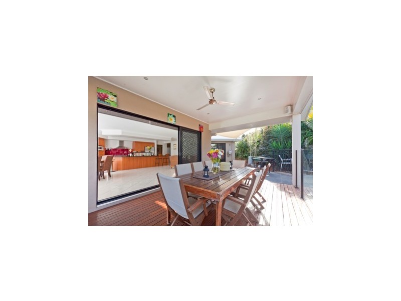 6 Bayfields Avenue, Wellington Point QLD 4160