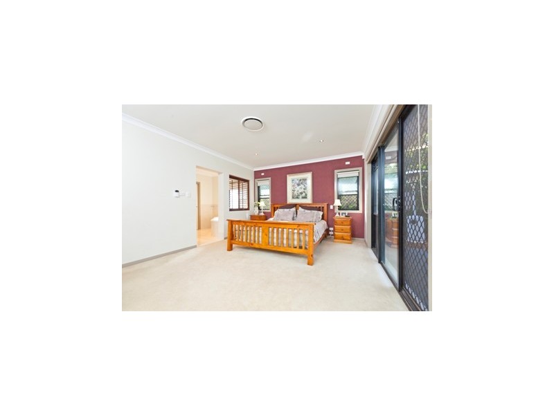 6 Bayfields Avenue, Wellington Point QLD 4160